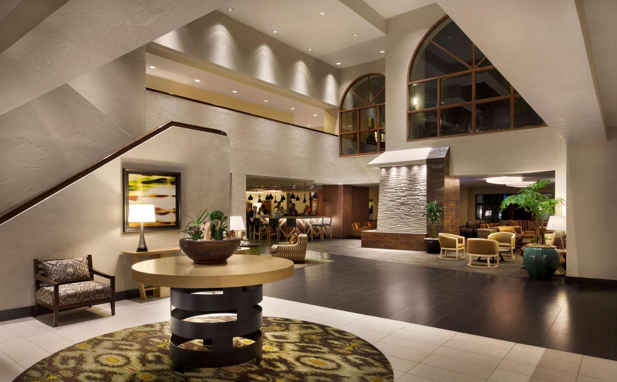 Hotel Embassy By Hilton Phoenix 4*