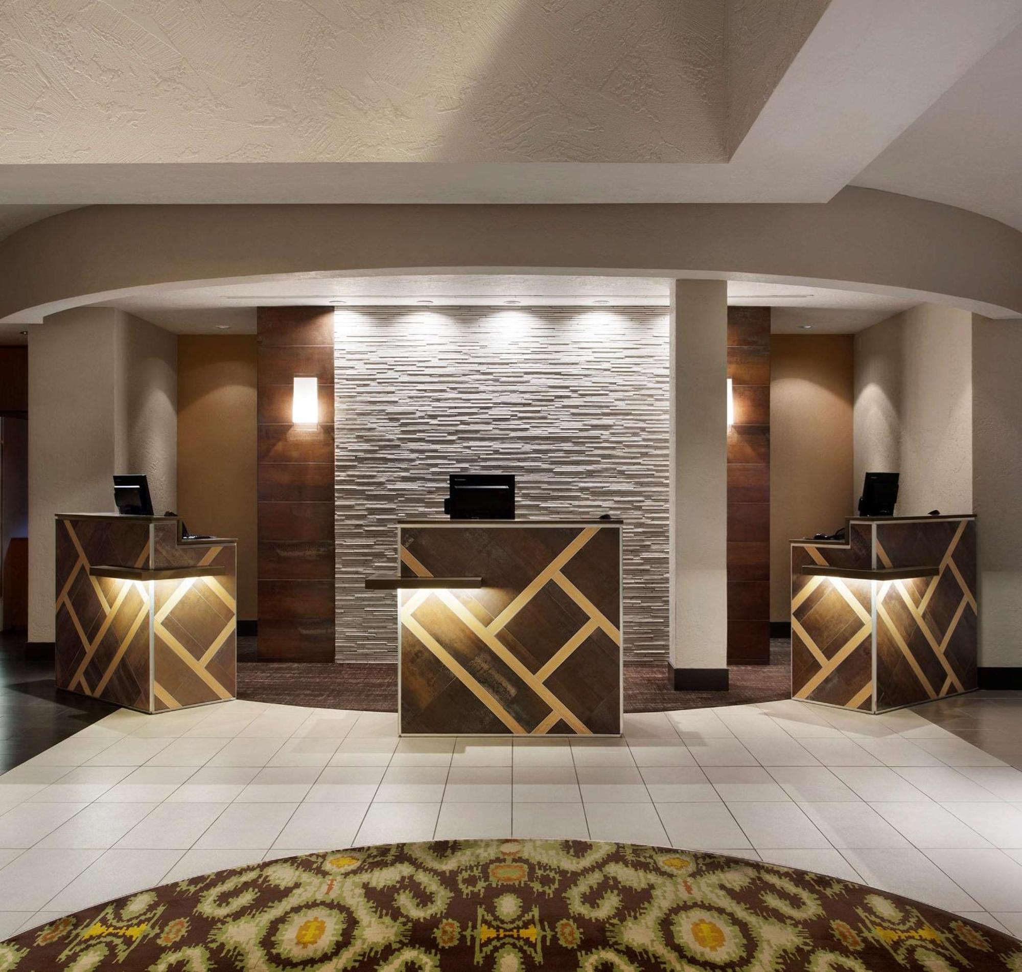 Embassy By Hilton Phoenix Hotel Tempe